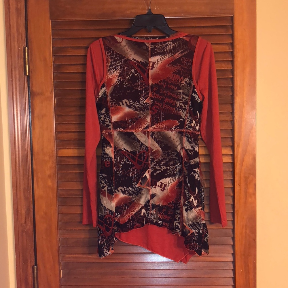 Cute layered top - Picture 3 of 3